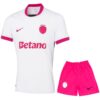 Maillot Kit Enfant Sporting Octobre Rose 25/26 Maillot Kit Enfant Sporting Octobre Rose 25/26